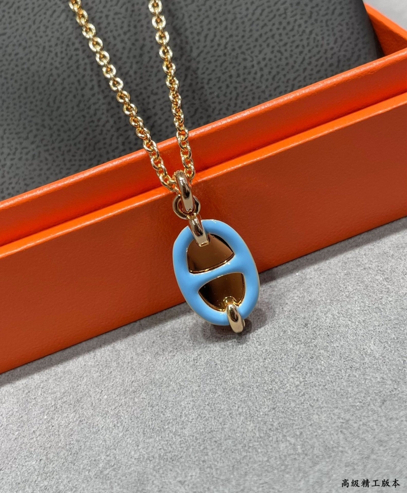 H**me5 necklaces
